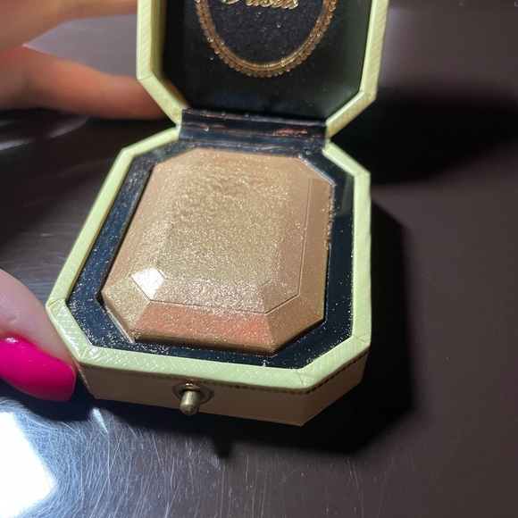 Too Faced highlighter canary diamond - Picture 3 of 4